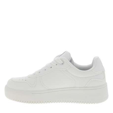 Tennis blanches à talon plat munies d'empiècements et de lacets - Image 3