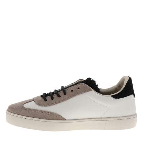 Tennis en cuir blanc avec des empiècements effet peau de pêche taupe - Image 3