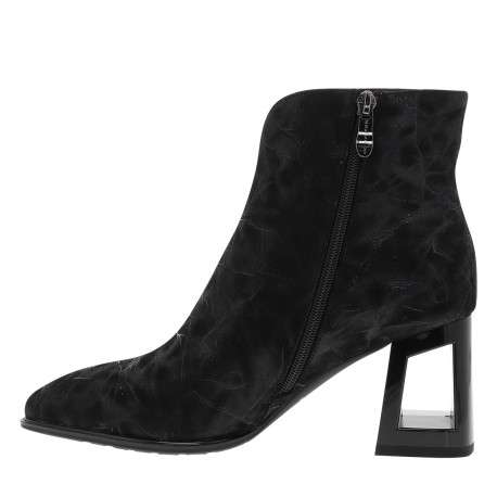 Boots en cuir noir à talon décroché haut munies d'un zip latéral - Image 3