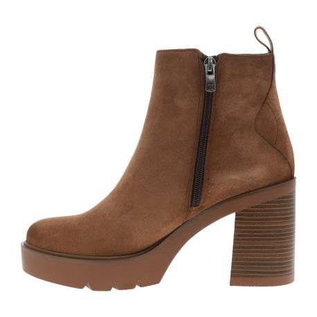 Boots camel à talon décroché haut avec revêtement en cuir nubuck - Image 3