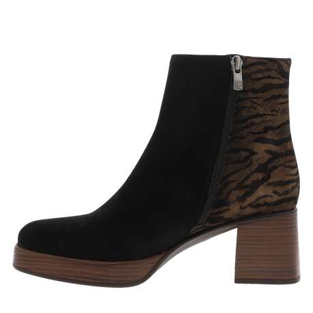 Boots en cuir noir à imprimé zébré pourvues d'un talon décroché haut - Image 3