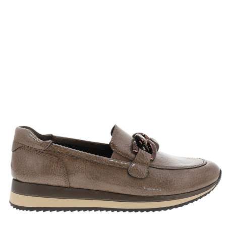 Mocassins taupe à talon plat et bandes élastiquées munis d'une boucle