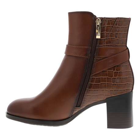 Boots en cuir cognac à talon décroché haut munies d'une boucle dorée - Image 3