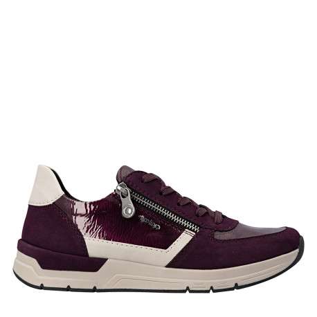 Baskets running violettes à talon compensé bas pourvues de lacets plats