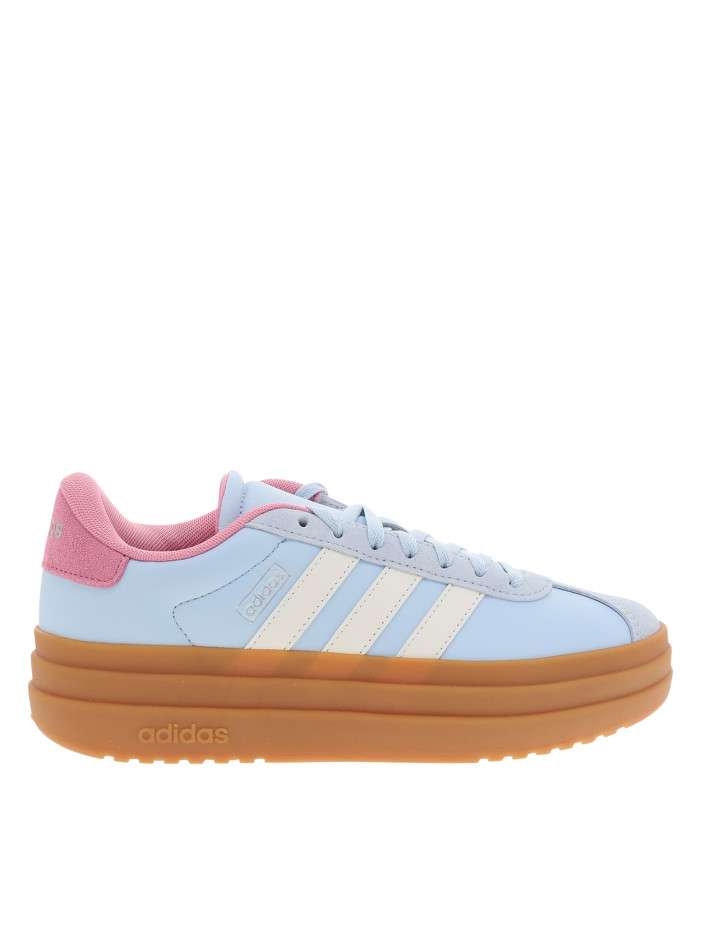 Tennis en cuir bleu ciel...