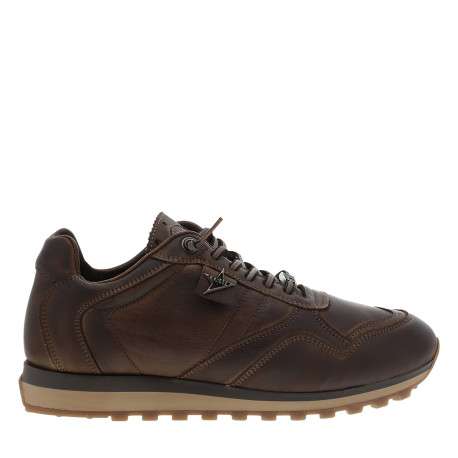 Baskets running en cuir chocolat à talon plat pourvues de lacets élastiqués