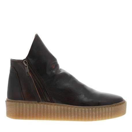 Boots en cuir marron avec semelle à talon compensé bas et glissières