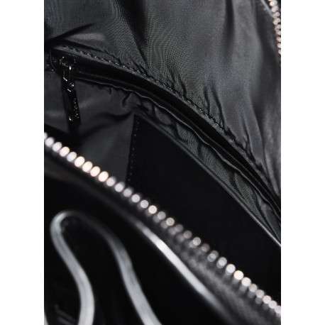 Sac à dos noir pourvu de multiples compartiments de rangement - Image 3