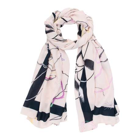 Foulard écru forme rectangulaire pourvu de divers motifs floraux