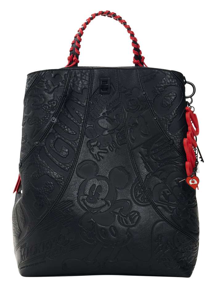 Sac à dos noir orné d'une...