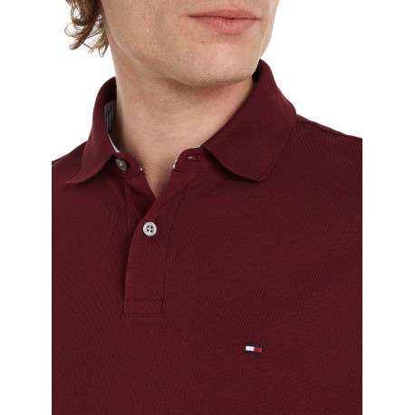 Polo en coton biologique bordeaux uni coupe régular avec un col polo et un imprimé légèrement chiné - Image 3