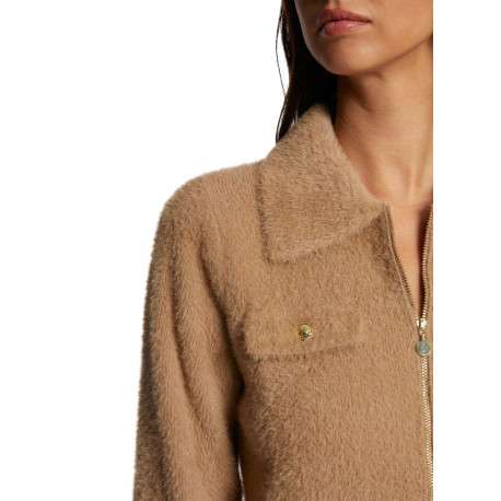 Gilet camel uni pourvu d'un col à rabats et de manches longues - Image 4