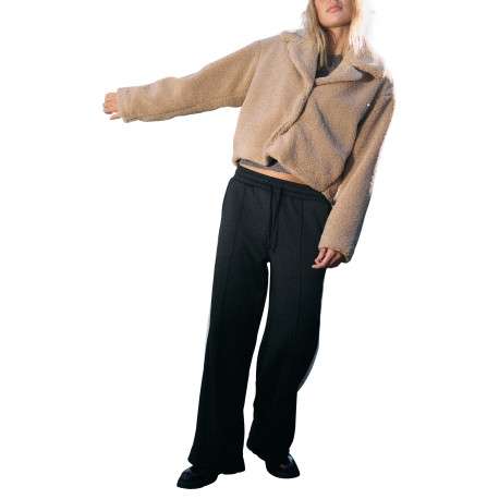 Manteau court beige uni en moumoute avec un col à revers et une coupe droite - Image 3