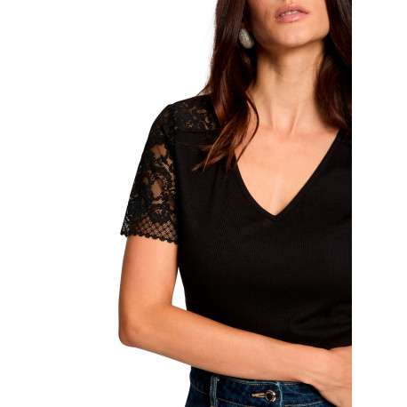 T-shirt noir côtelé à coupe près du corps et à dos nu en dentelle - Image 6