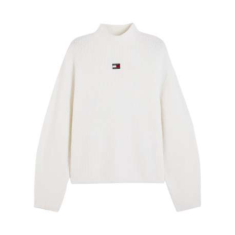 Pull blanc à coupe droite pourvu d'un col roulé et de manches longues