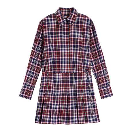 Robe courte en coton biologique rose à coupe droite avec un col à revers