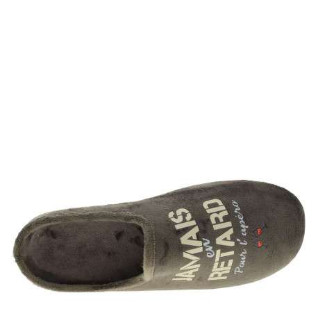 Mules kaki à talon plat avec des écritures imprimées sur l'empeigne - Image 5
