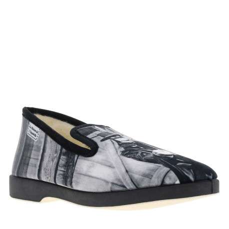 Pantoufles noires à talon plat avec imprimé Zorro sur l'ensemble de la chaussure