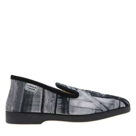 Pantoufles noires à talon plat avec imprimé Zorro sur l'ensemble de la chaussure - Image 2