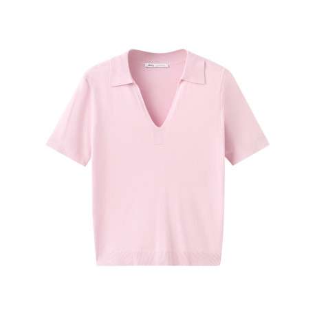 Pull rose uni avec une coupe droite et des manches courtes