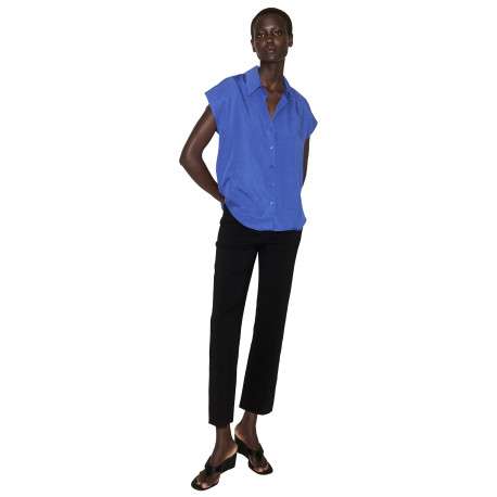 Chemisier bleu uni avec une coupe droite et un col à revers - Image 5