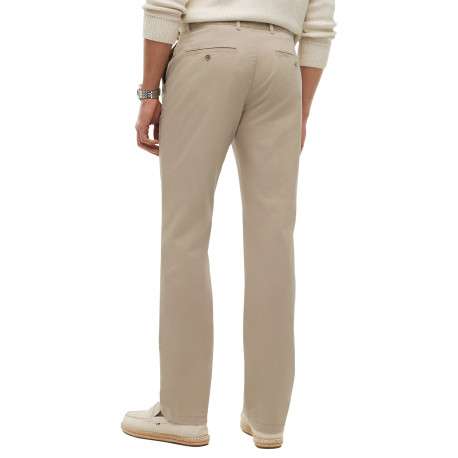 Pantalon chino Denton en coton beige à coupe droite pourvu de poches - Image 3