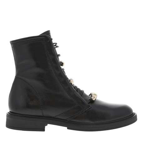 Bottines en cuir noires ornées de perles sur les lacets avec talon décroché bas