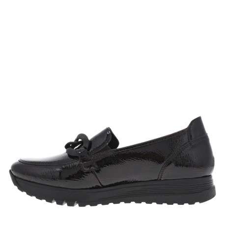 Mocassins en vernis bordeaux avec semelle à talon plat et maillons décoratifs - Image 3
