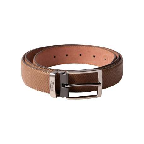Ceinture marron en cuir de vache grainé pourvue d'une boucle argentée