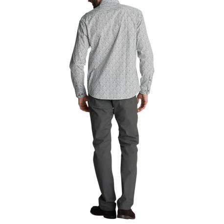 Chemise en coton à micro-imprimé floral multicolore dotée d'une coupe droite - Image 2
