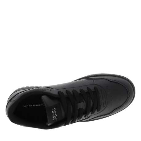 Tennis à revêtement piqué en cuir noir dotées d'un talon plat et du logo - Image 5