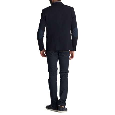 Blazer bleu marine doté d'un col à revers cranté à coupe ajustée - Image 2