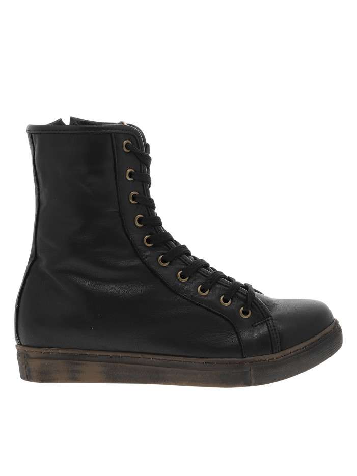 Bottines en cuir souple noir à semelle vulcanisée et à lacets et zip latéral