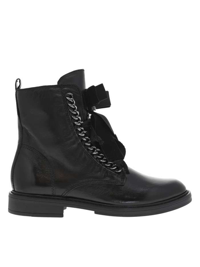 Bottines en cuir noires à semelle à talon décroché bas et à lacets plats