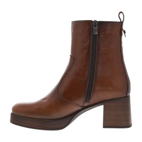 Boots en cuir cognac à semelle à talon décroché haut avec une fermeture zippée - Image 3