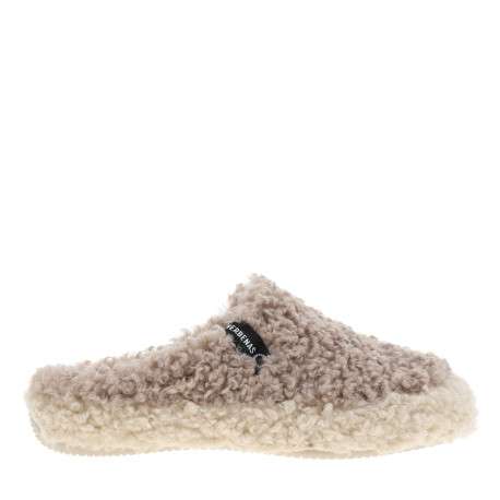 Mules blanc cassé et grises avec un patch de la marque cousu à l'avant