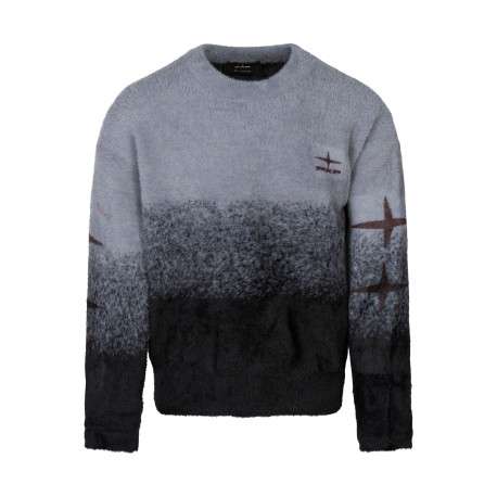 Pull gris poilu à motifs dégradés pourvu d'une coupe droite et un col rond