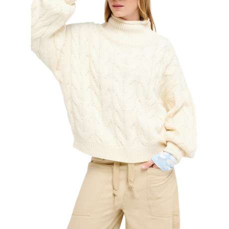 Pull écru coupe ample pourvu d'un col roulé et de manches longues