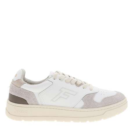 Sneakers Palmer en cuir écru à talon plat et empiècements nubuck