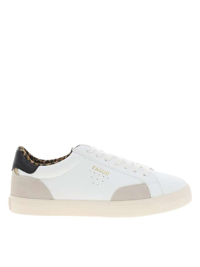 Tennis Juniper blanches ornées d'empiècements suédés à talon plat