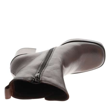 Boots en cuir chocolat à talon décroché haut et à fermeture zippée - Image 5