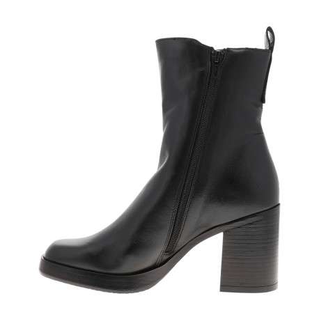 Bottines en cuir noires à talon décroché moyen pourvues d'une fermeture zippée - Image 3