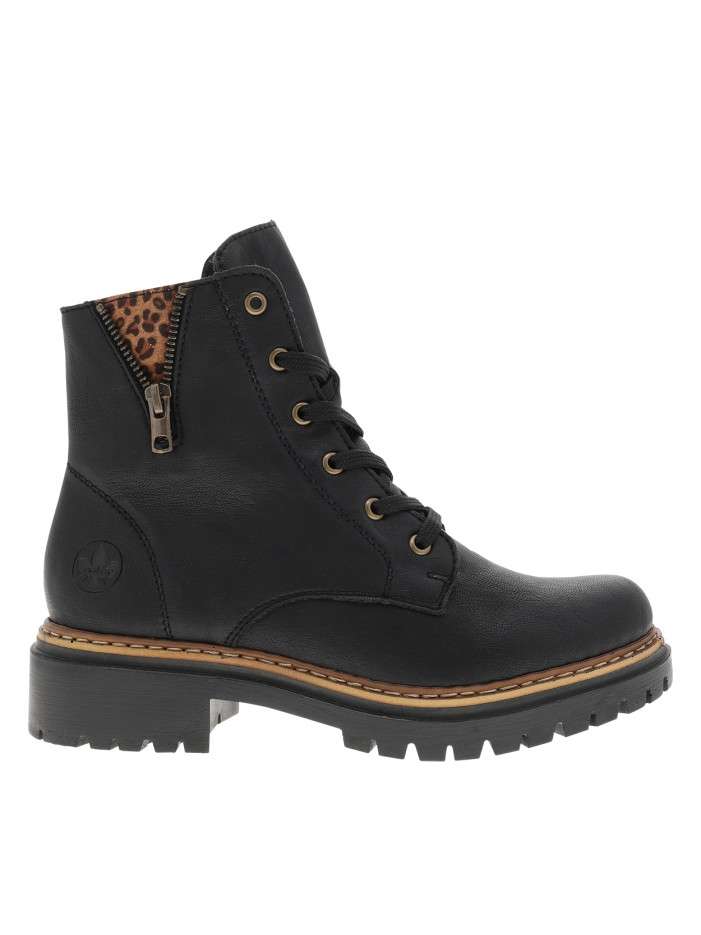 Bottines noires à talon...