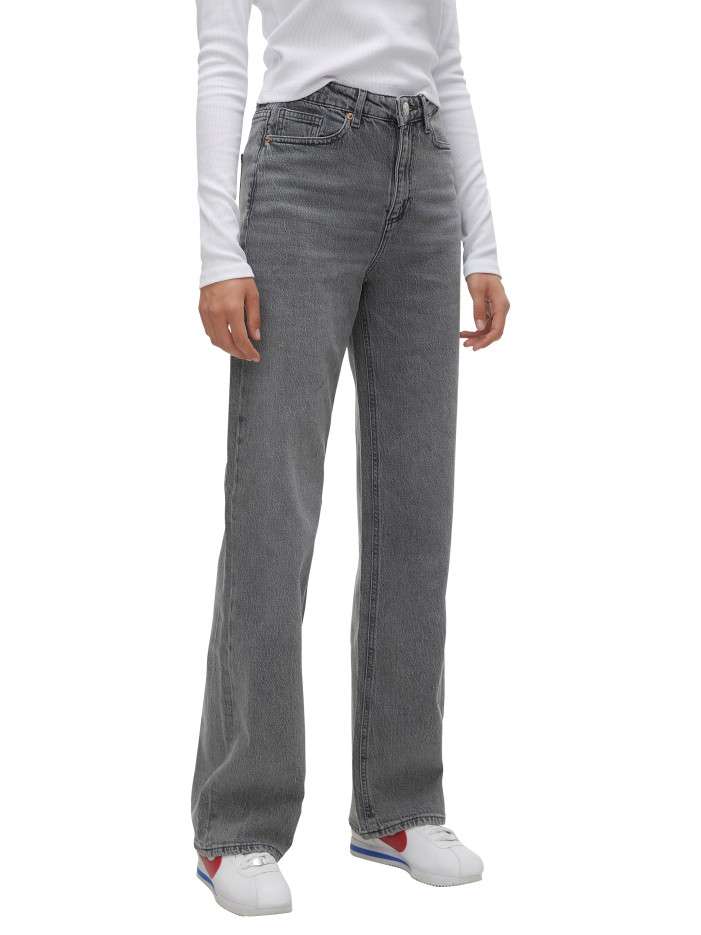 Jean en coton gris délavé...