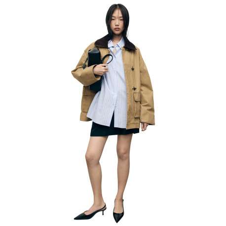 Manteau en coton camel uni avec un col à revers en velours et des manches amples - Image 4