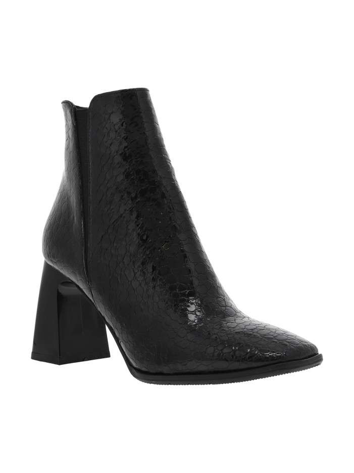 Bottines noires à talon...