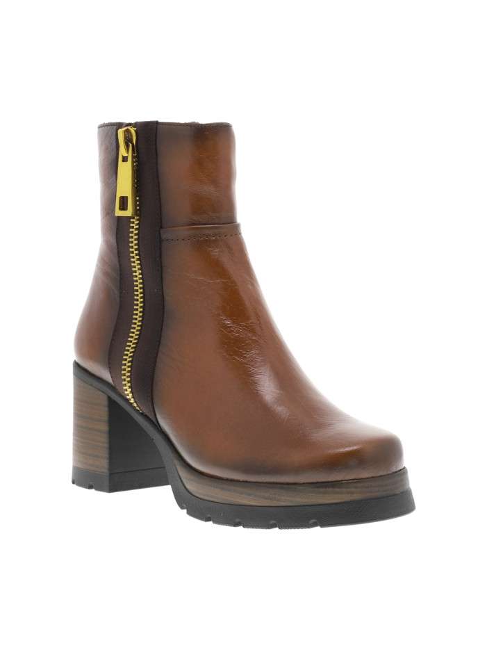 Bottines en cuir cognac...