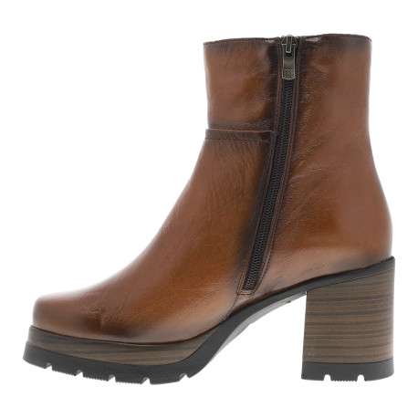 Bottines en cuir cognac avec semelle à talon décroché haut et glissière - Image 3