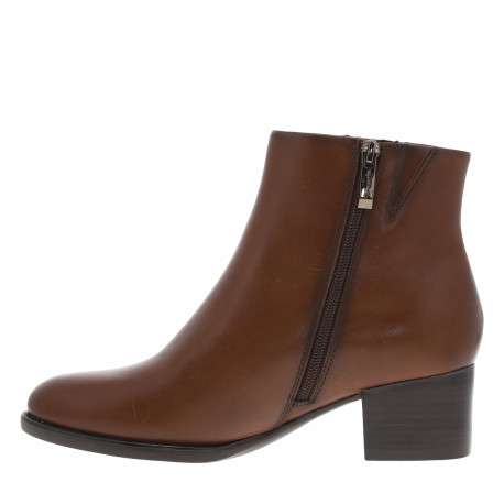Boots en cuir cognac à bout pointu pourvues du logo de la marque - Image 3