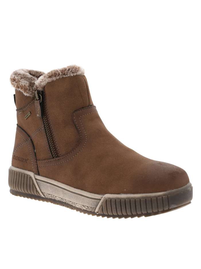 Boots brunes à talon plat...